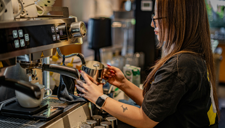 mavi ve pembe Şık emlak danışmanı kartvizit (1)